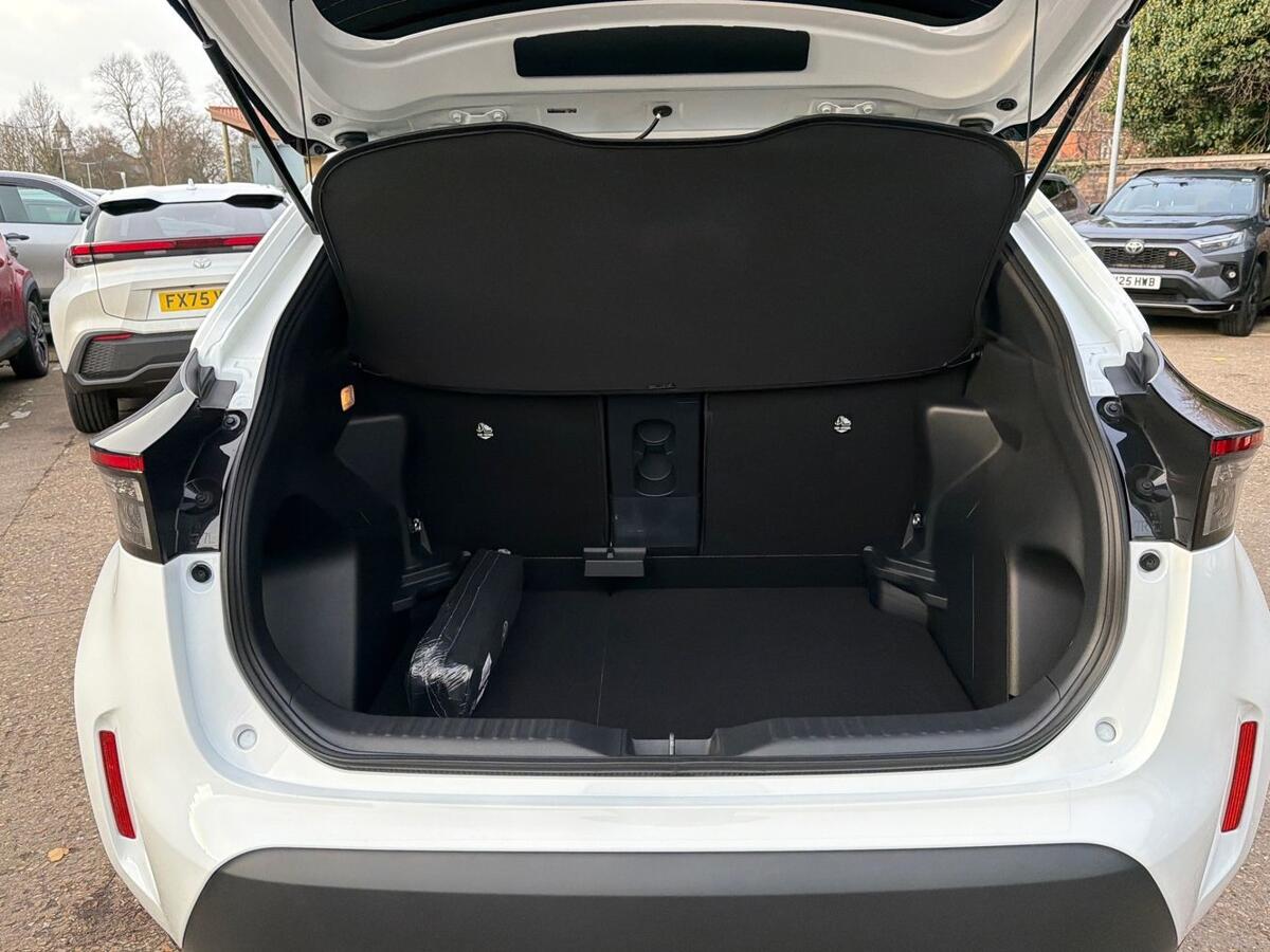 Used Toyota Yaris Cross 2024 for sale - 77013649: Photo 10