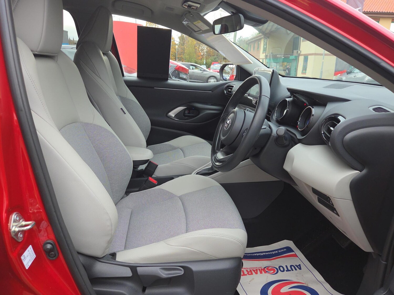 Used Toyota Yaris 2023 for sale - 76458638: Photo 11