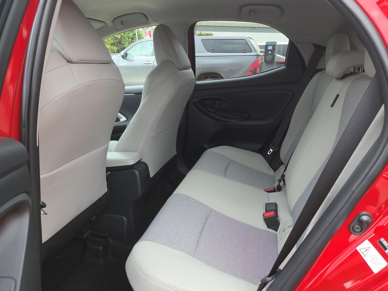 Used Toyota Yaris 2023 for sale - 76458638: Photo 12