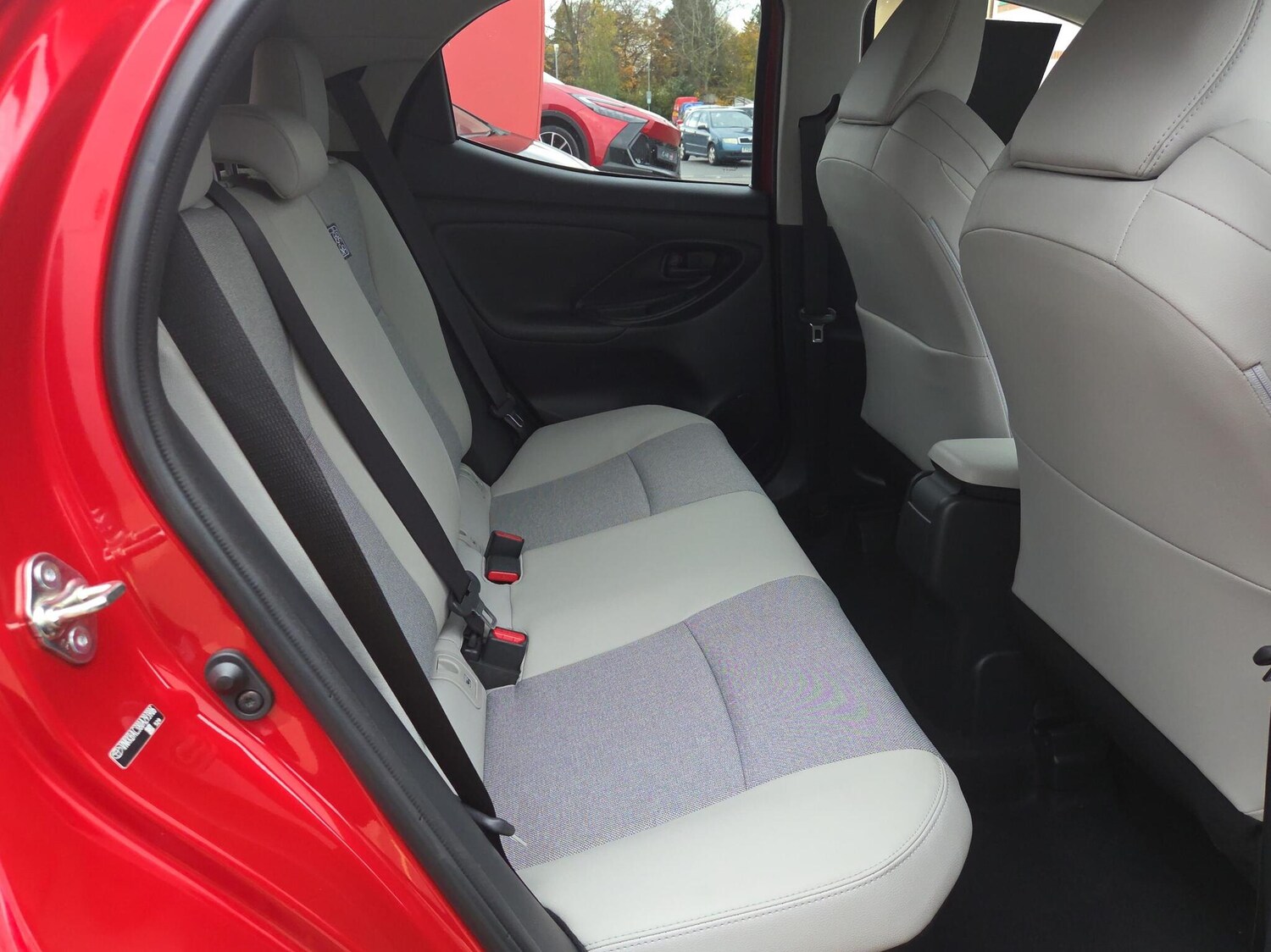 Used Toyota Yaris 2023 for sale - 76458638: Photo 13