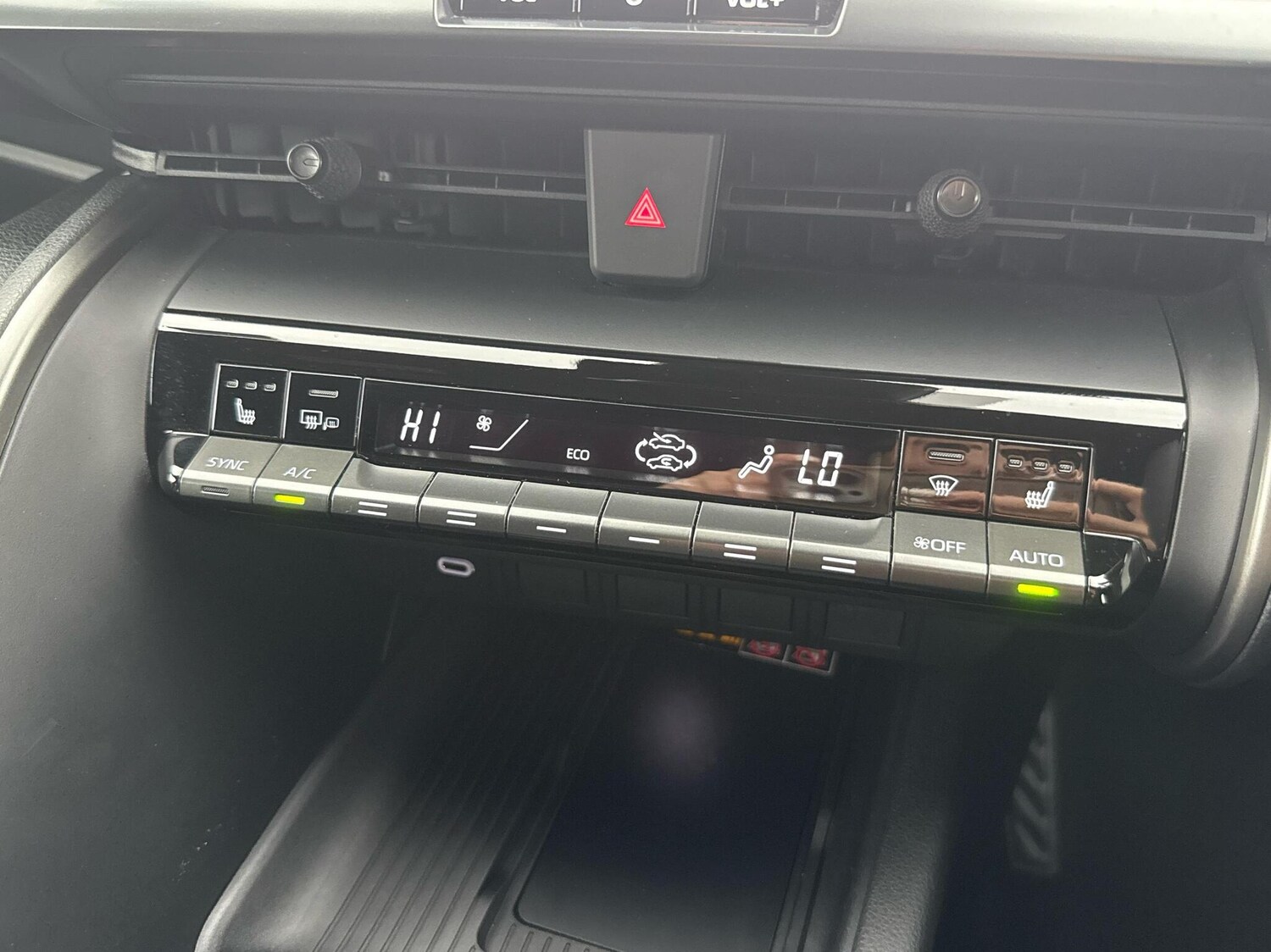 Used Toyota C-HR 2024 for sale - 77634425: Photo 23