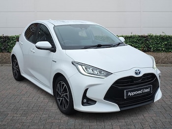Used Toyota Yaris 2021 for sale - 77307107: Photo