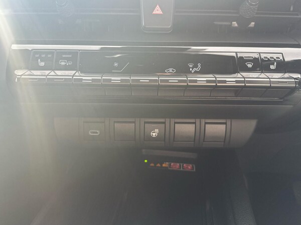 Used Toyota C-HR 2024 for sale - 75432373: Photo 20