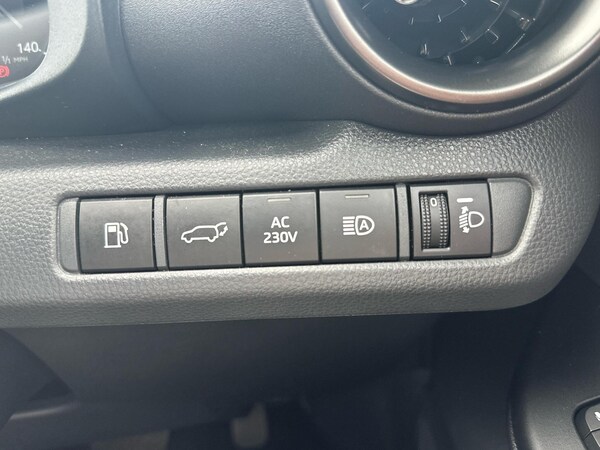 Used Toyota C-HR 2024 for sale - 75432373: Photo 22