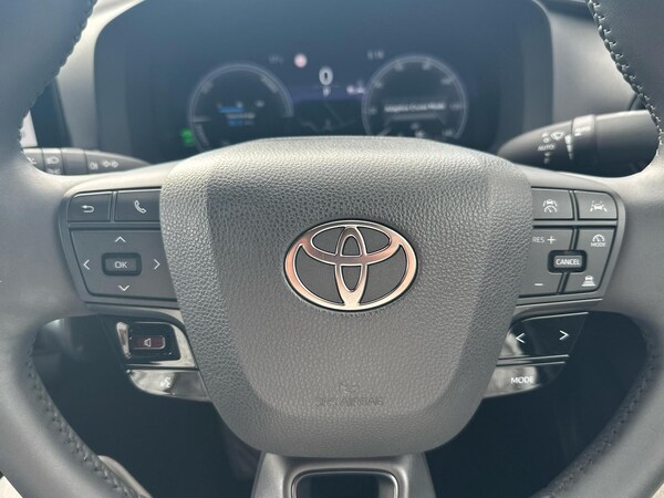 Used Toyota C-HR 2024 for sale - 75432373: Photo 8