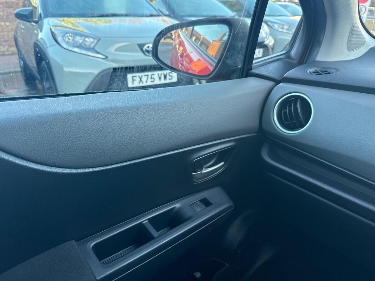 Used Toyota Yaris 2014 for sale - 77013381: Photo 17