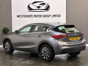 Used Infiniti Q30 2017 for sale - 79325093: Photo
