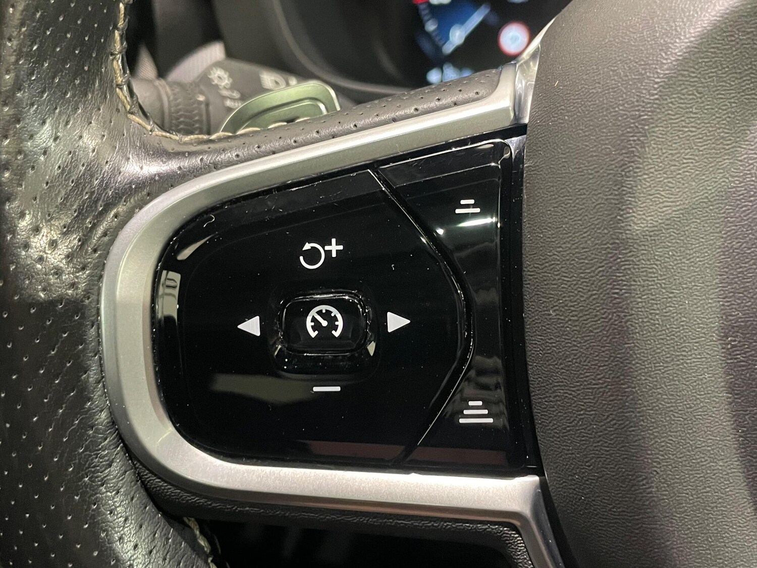 Used Volvo XC60 2019 for sale - 77658497: Photo 34