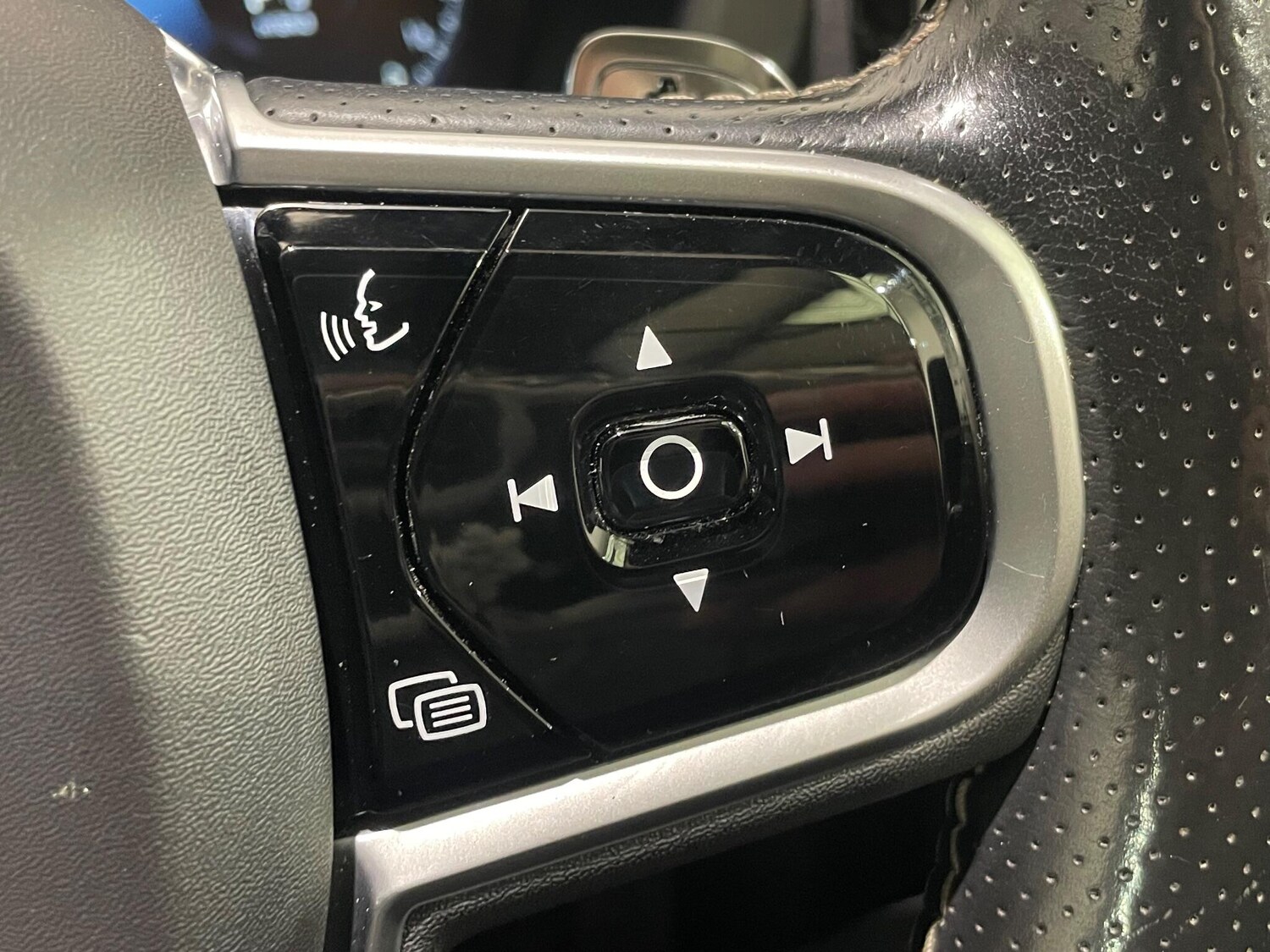 Used Volvo XC60 2019 for sale - 77658497: Photo 35