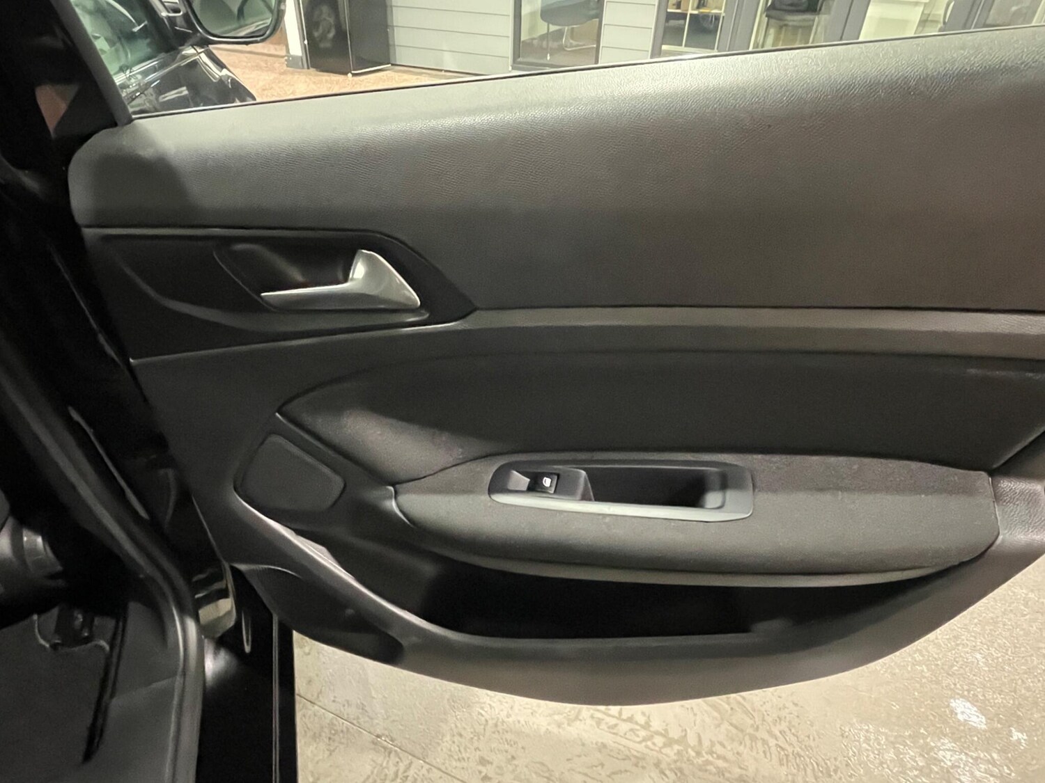 Used Peugeot 308 2016 for sale - 76370962: Photo 29