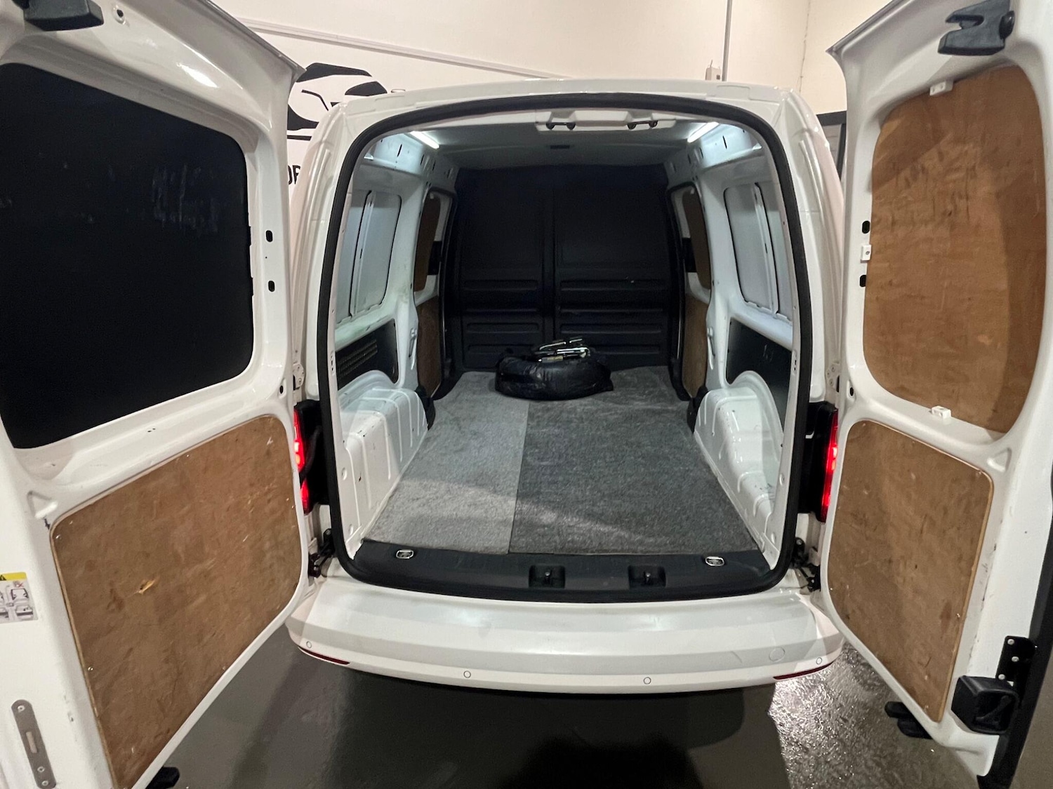 Used Volkswagen Caddy Maxi 2017 for sale - 77441237: Photo 15