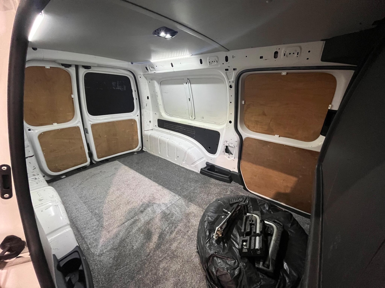 Used Volkswagen Caddy Maxi 2017 for sale - 77441237: Photo 39