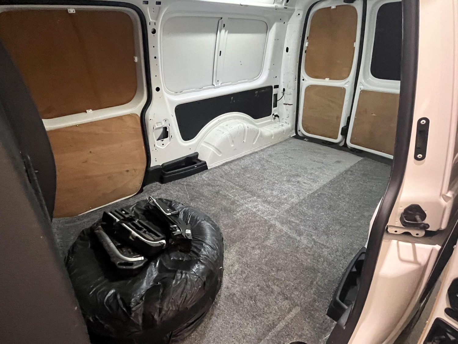 Used Volkswagen Caddy Maxi 2017 for sale - 77441237: Photo 40