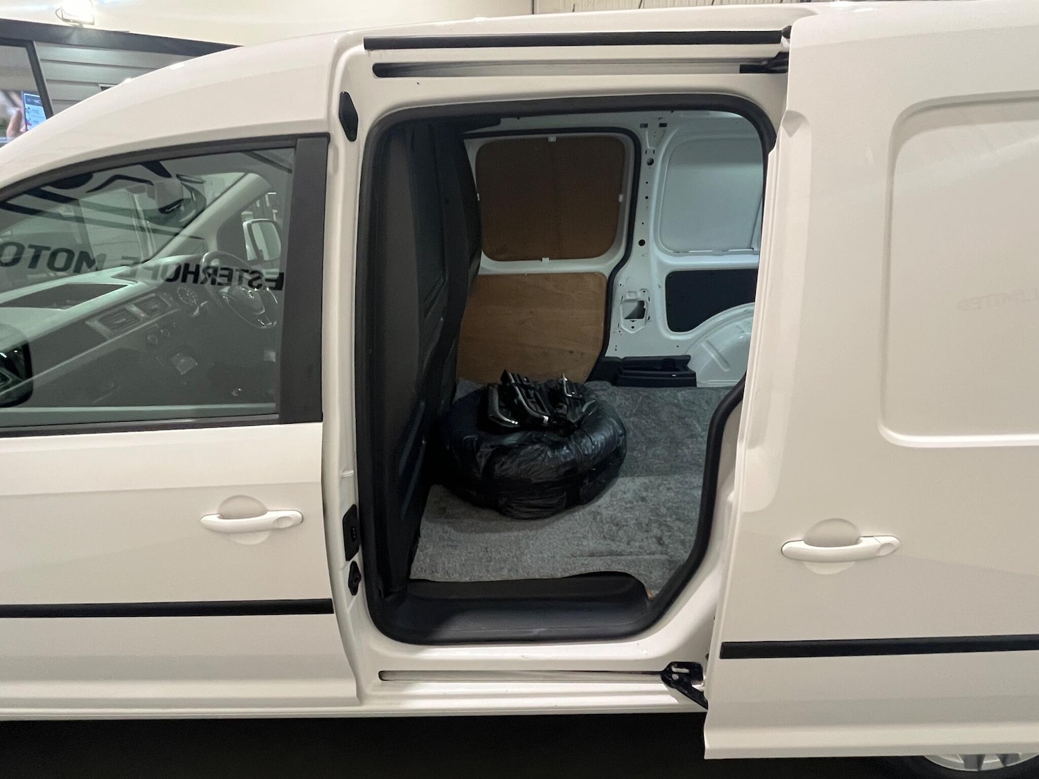 Used Volkswagen Caddy Maxi 2017 for sale - 77441237: Photo 42