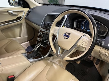 Used Volvo XC60 2015 for sale - 79201454: Photo