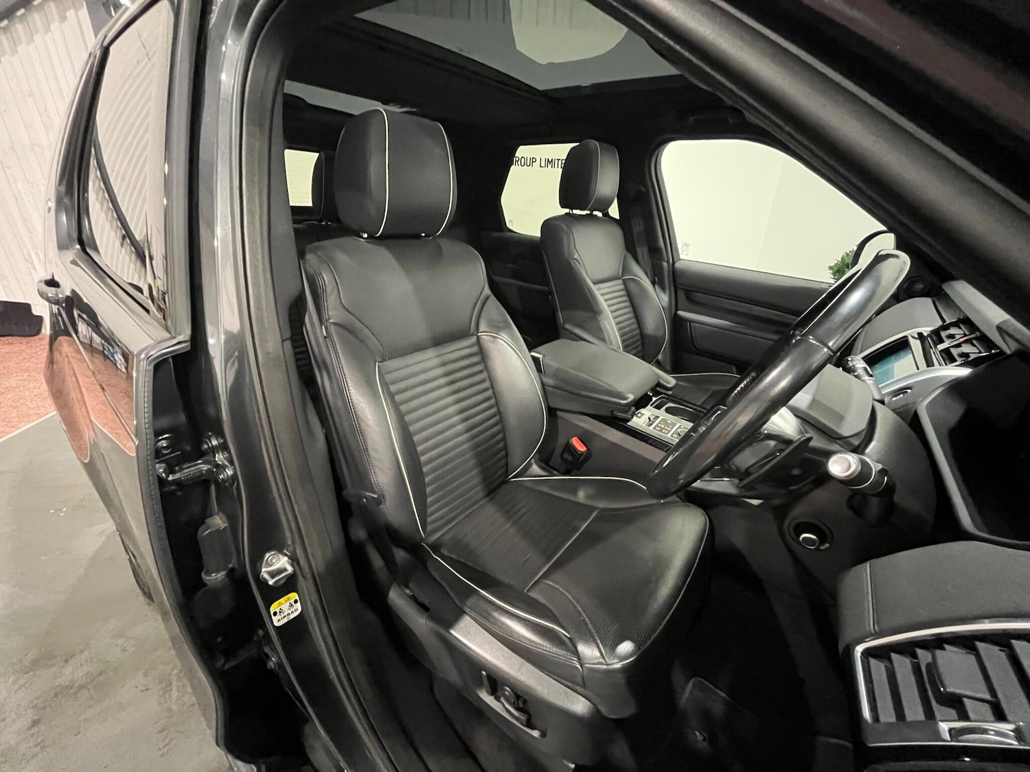 Used Land Rover Discovery 2018 for sale - 76657926: Photo 25