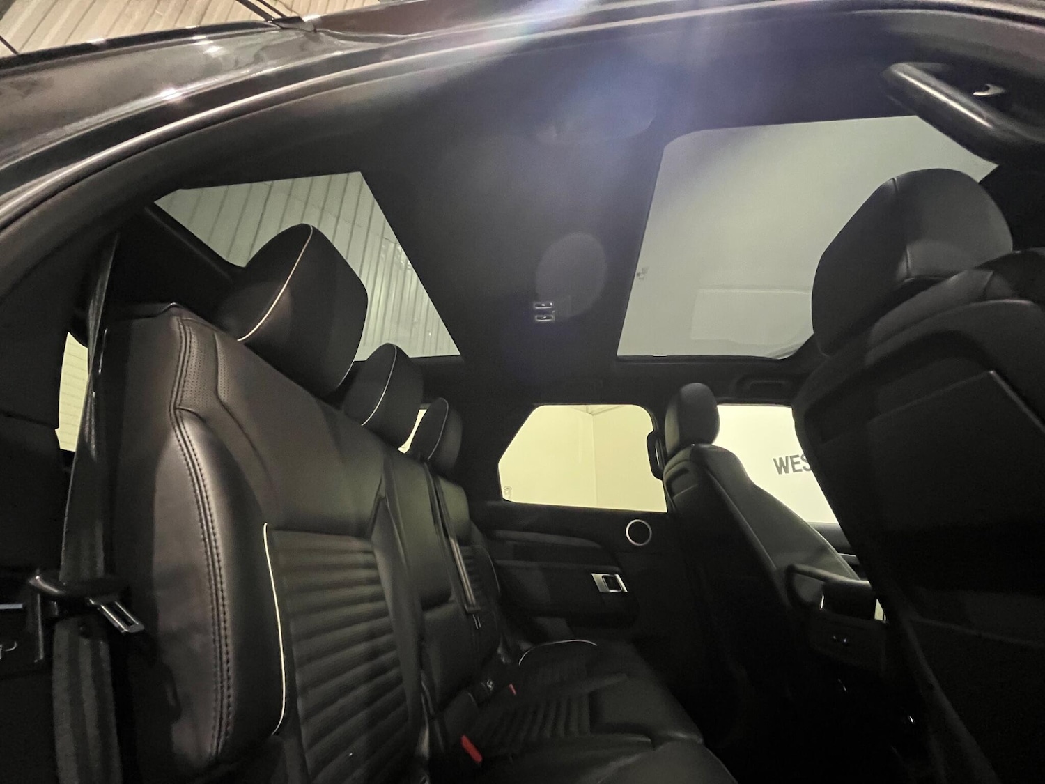 Used Land Rover Discovery 2018 for sale - 76657926: Photo 28