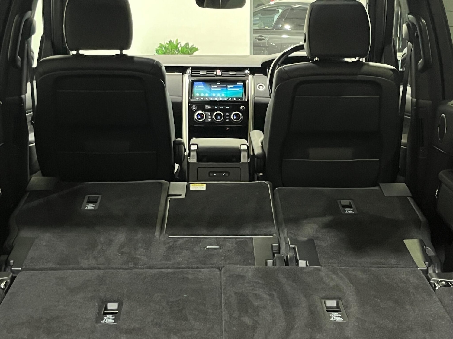 Used Land Rover Discovery 2018 for sale - 76657926: Photo 59