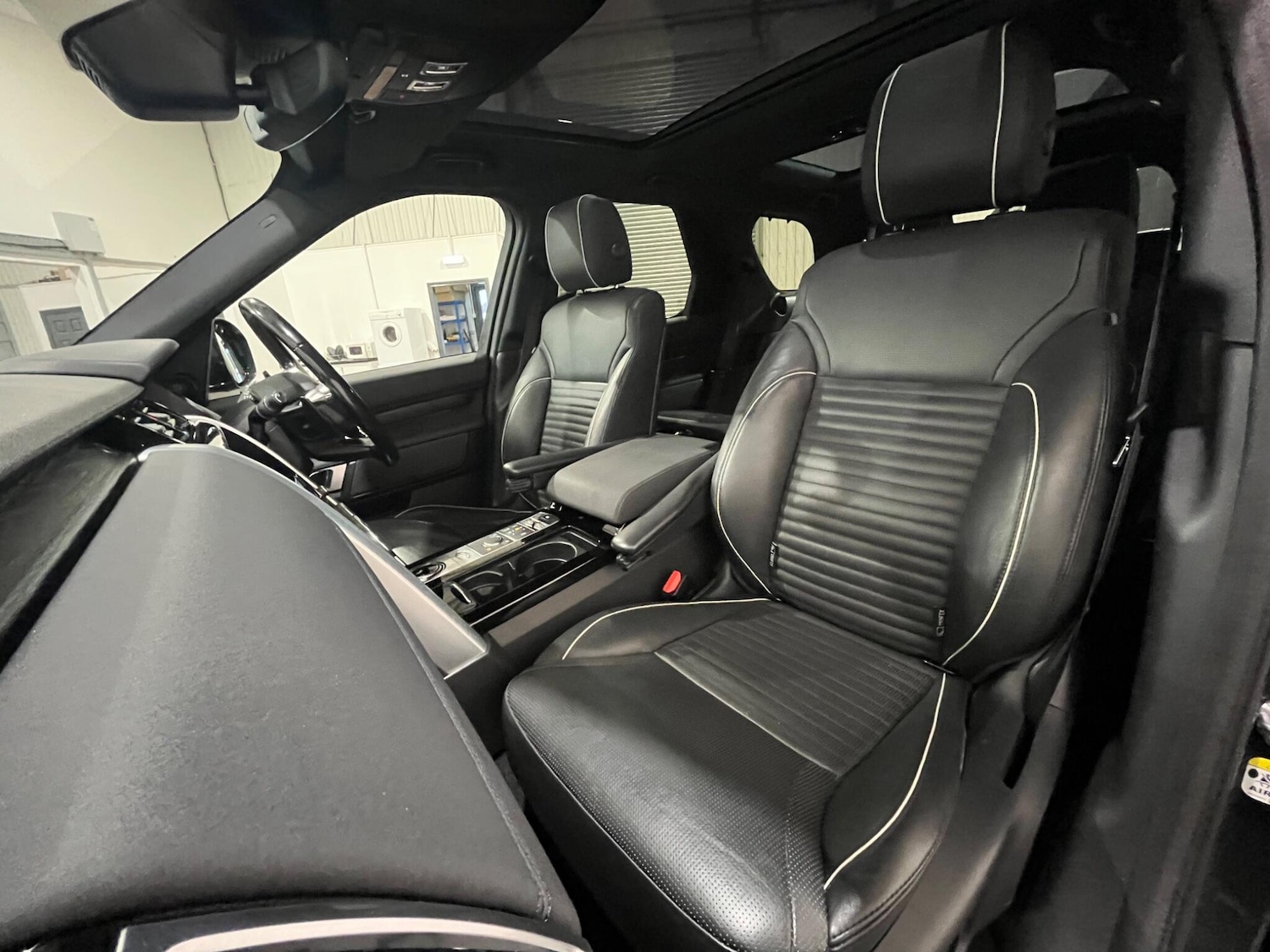 Used Land Rover Discovery 2018 for sale - 76657926: Photo 62