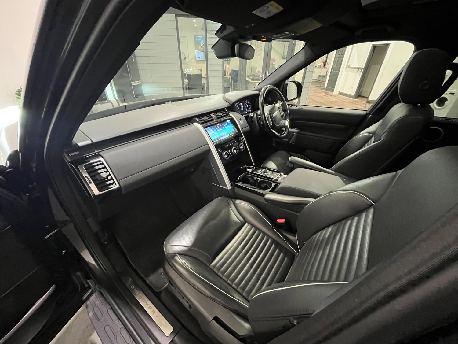 Used Land Rover Discovery 2018 for sale - 76657926: Photo 63