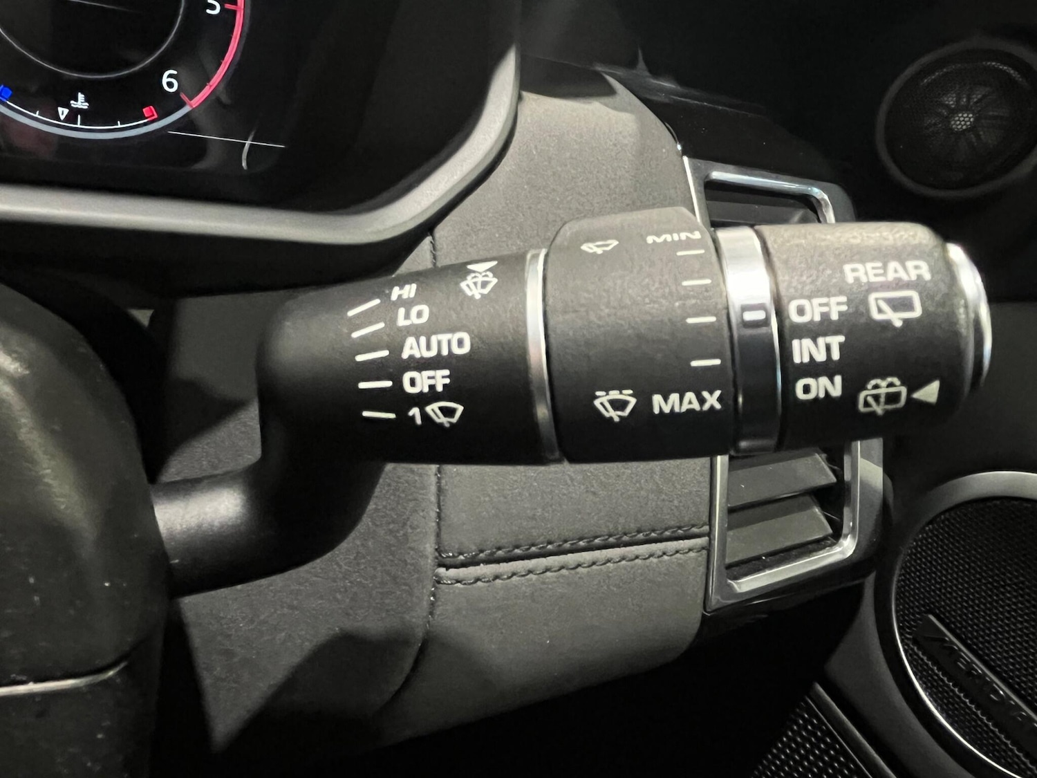 Used Land Rover Discovery 2018 for sale - 76657926: Photo 83