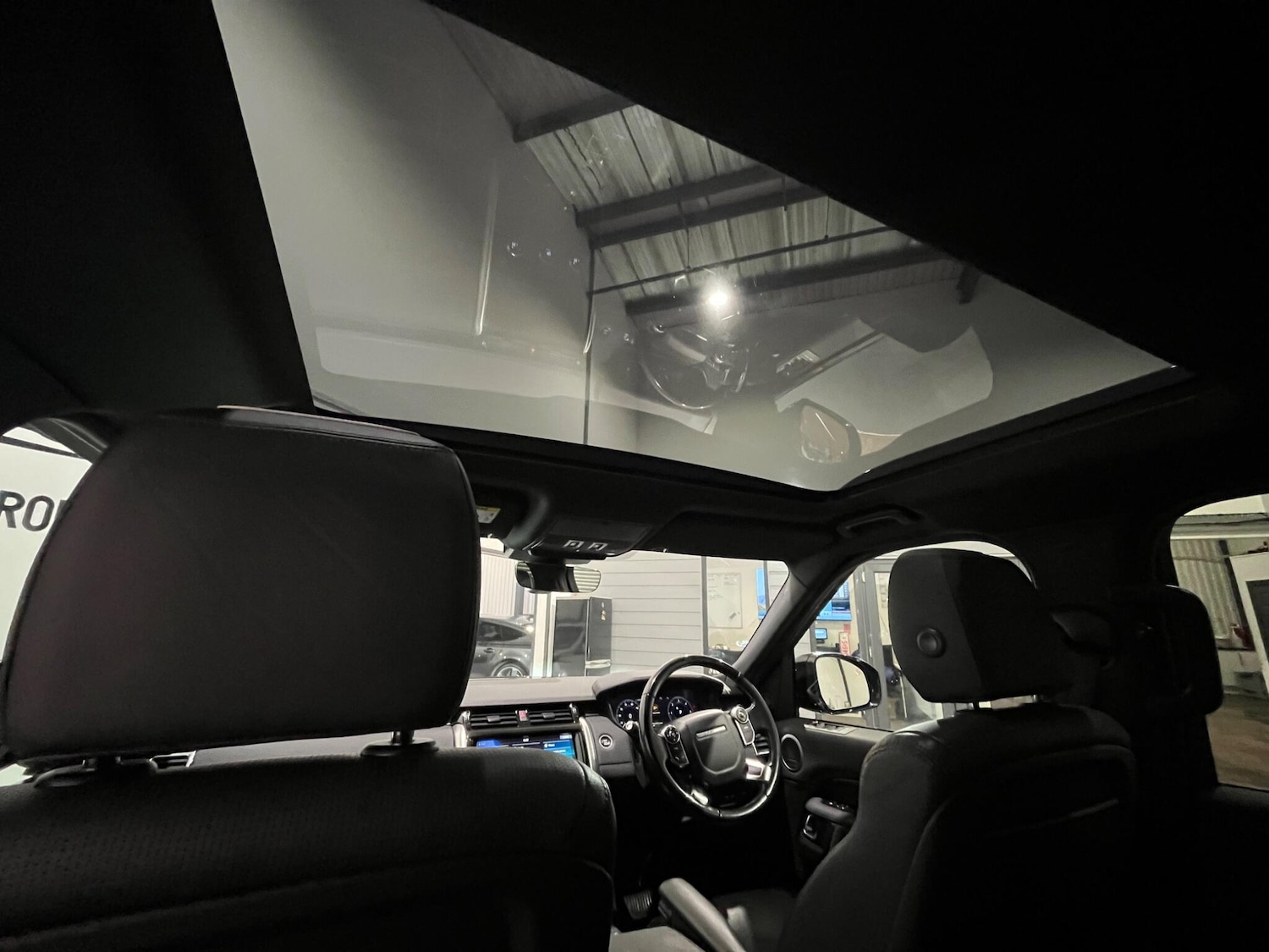 Used Land Rover Discovery 2018 for sale - 76657926: Photo 85