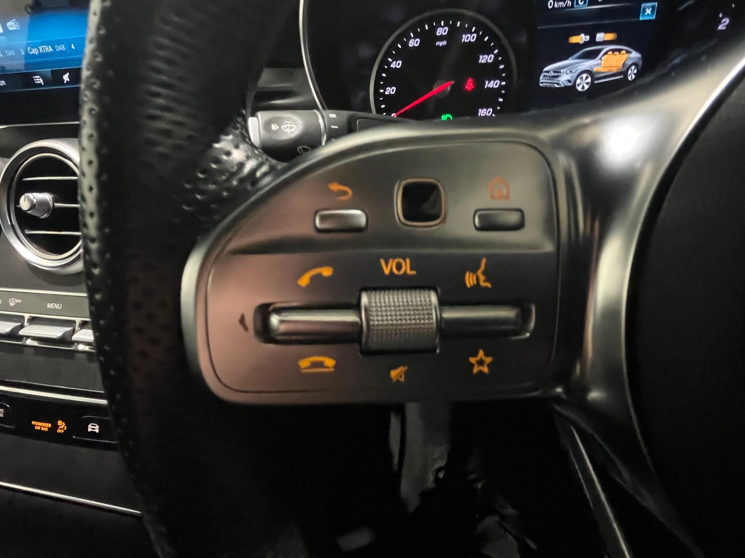 Used Mercedes-Benz GLC 2019 for sale - 76926641: Photo 24