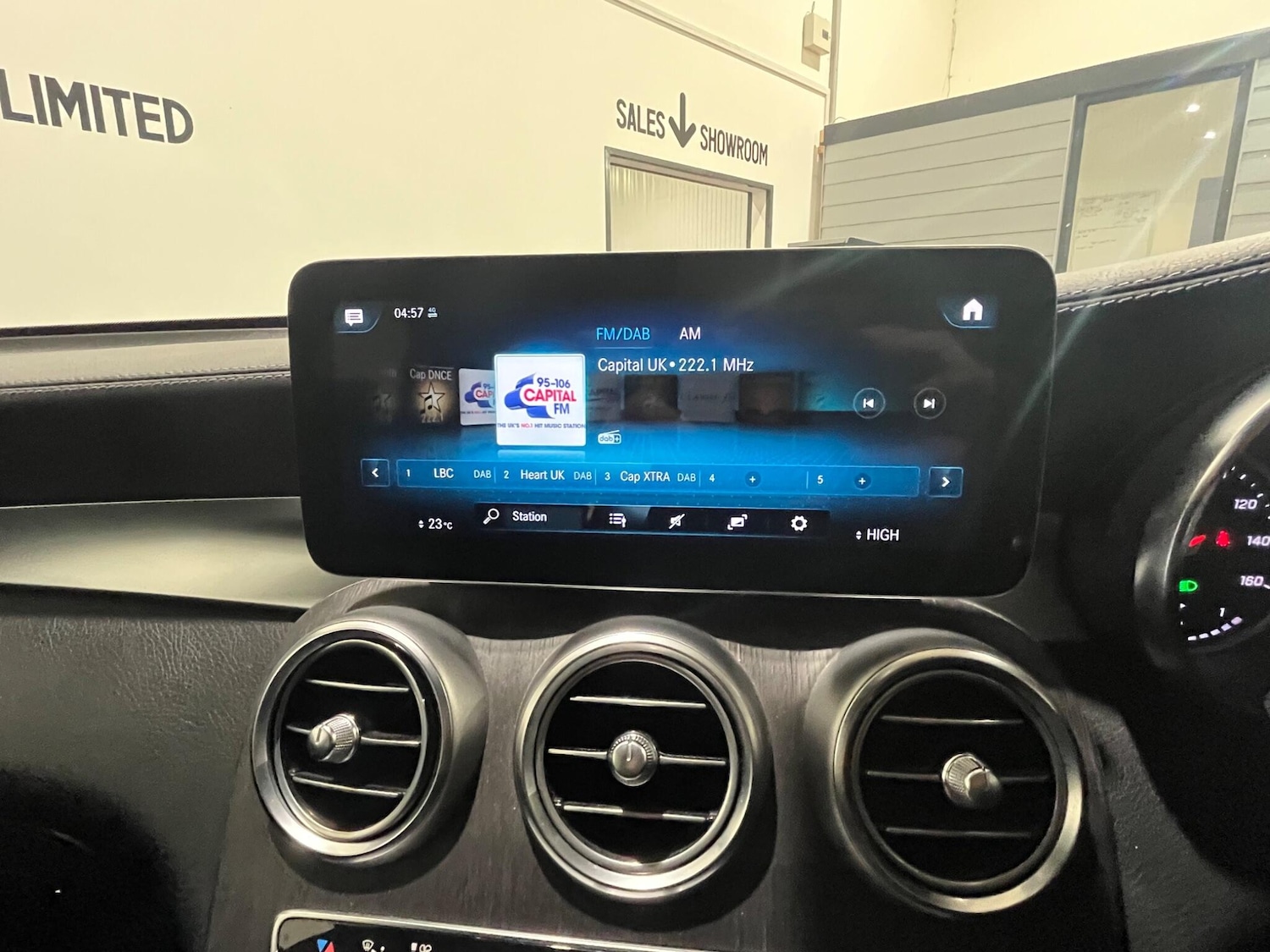 Used Mercedes-Benz GLC 2019 for sale - 76926641: Photo 42