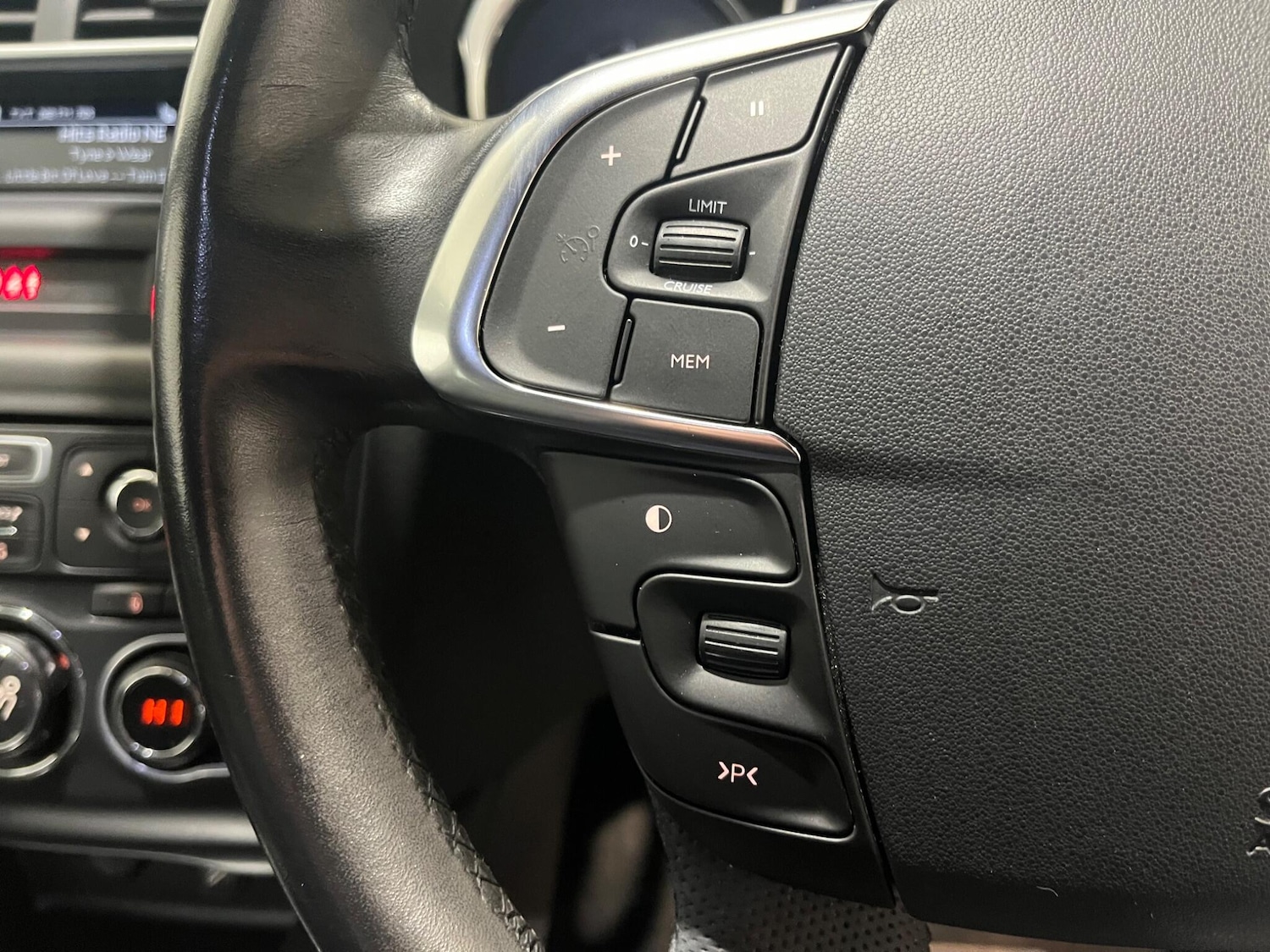 Used Citroen DS4 2014 for sale - 76714666: Photo 28