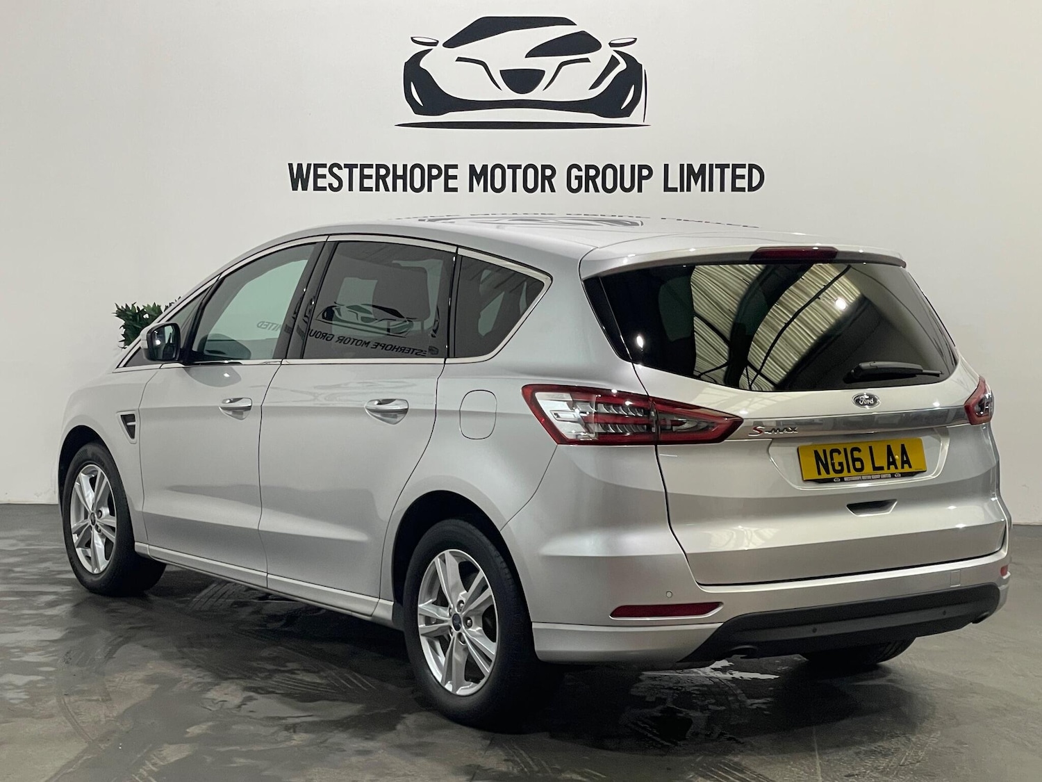 Used Ford S-Max 2016 for sale - 77769365: Photo 2
