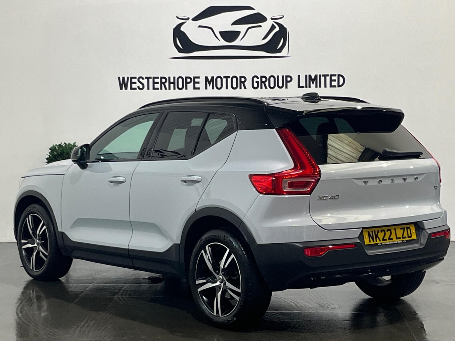 Used Volvo XC40 for sale - 78127678: Photo 2