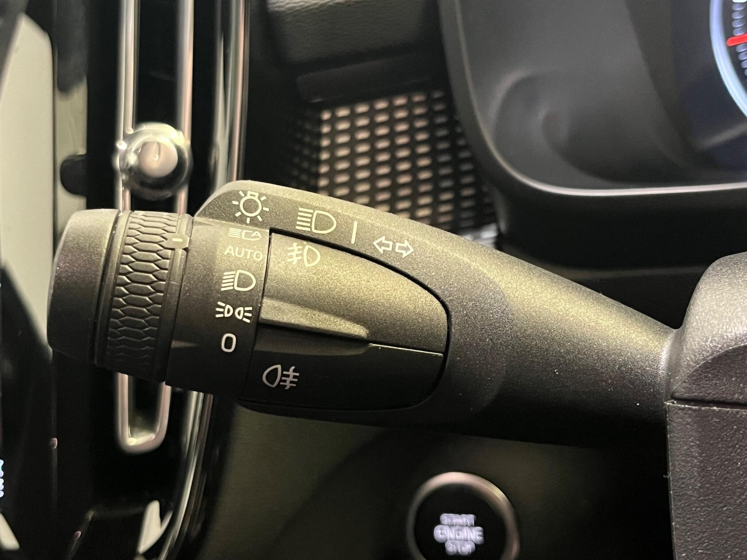 Used Volvo XC40 for sale - 78127678: Photo 27