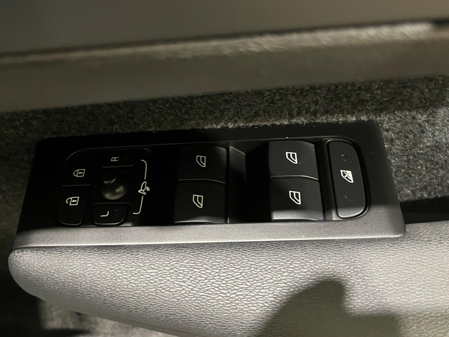 Used Volvo XC40 for sale - 78127678: Photo 28