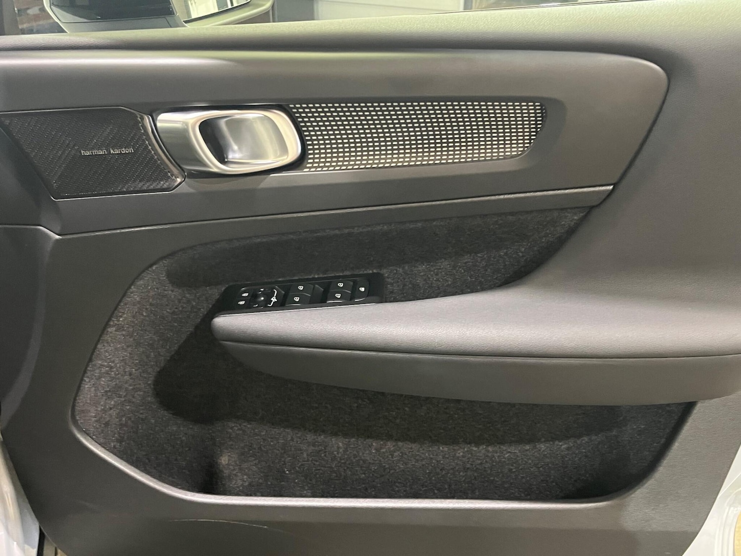 Used Volvo XC40 for sale - 78127678: Photo 30