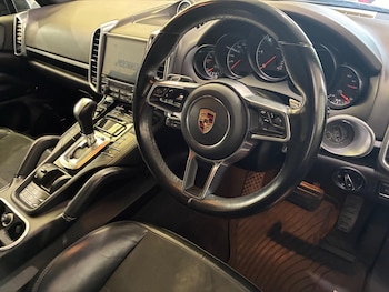 Used Porsche Cayenne 2017 for sale - 79237150: Photo