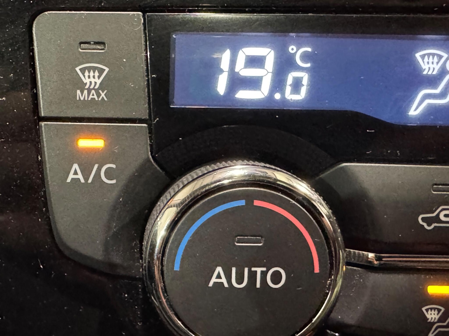 Used Nissan Qashqai 2015 for sale - 76562335: Photo 51