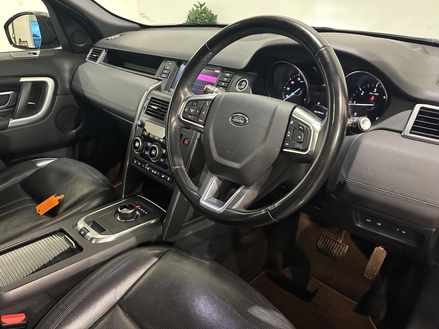 Used Land Rover Discovery Sport 2019 for sale - 76585091: Photo 3