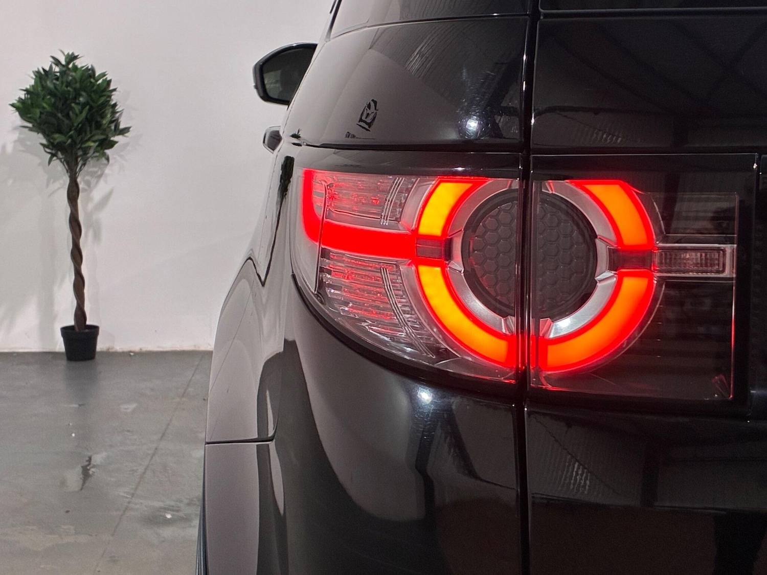 Used Land Rover Discovery Sport 2019 for sale - 76585091: Photo 54