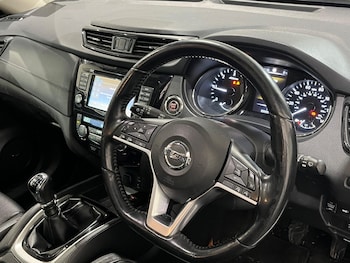 Used Nissan X-Trail 2018 for sale - 77040663: Photo