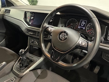 Used Volkswagen Polo 2018 for sale - 76537966: Photo