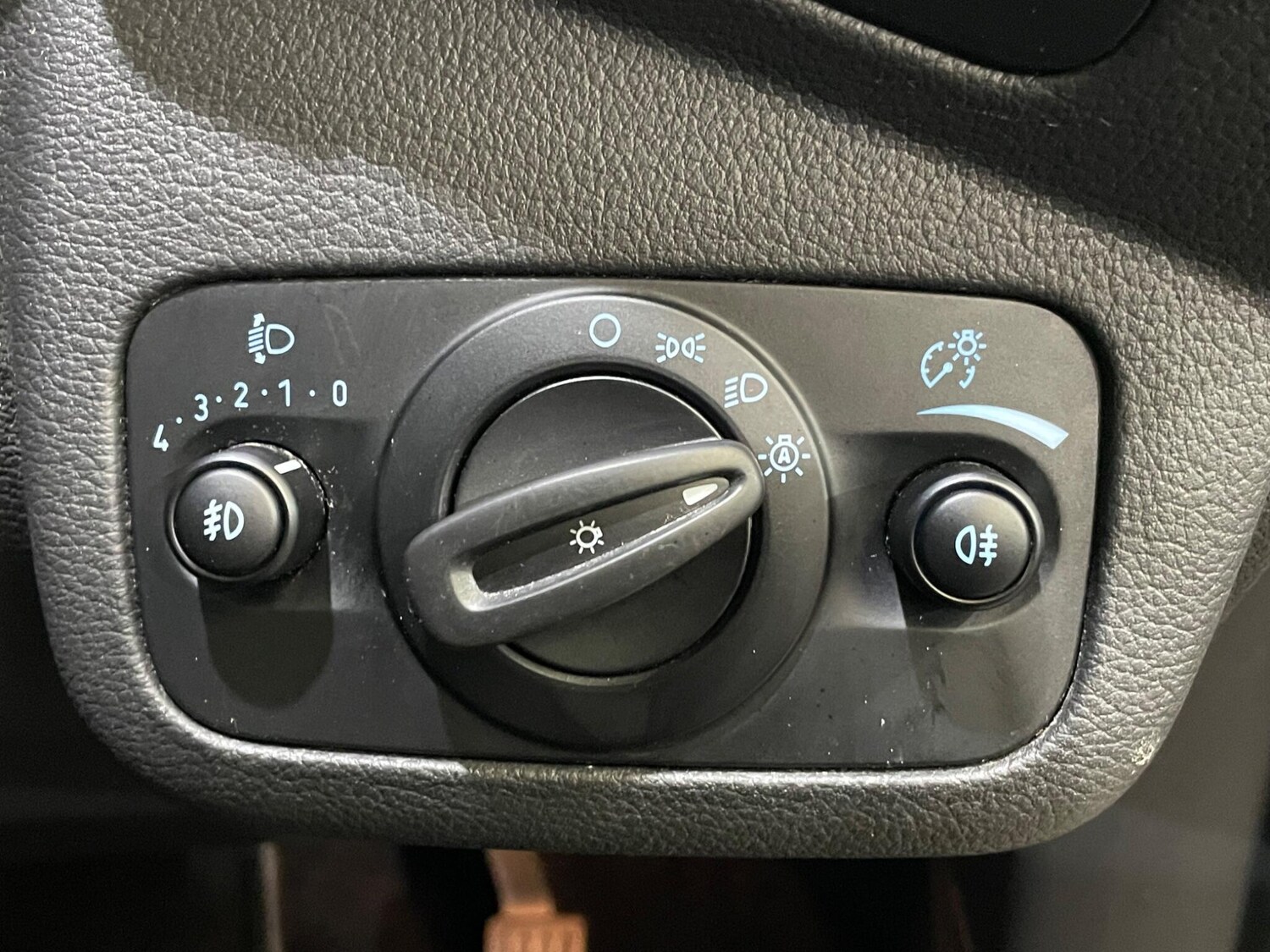 Used Ford Kuga 2016 for sale - 78147996: Photo 36