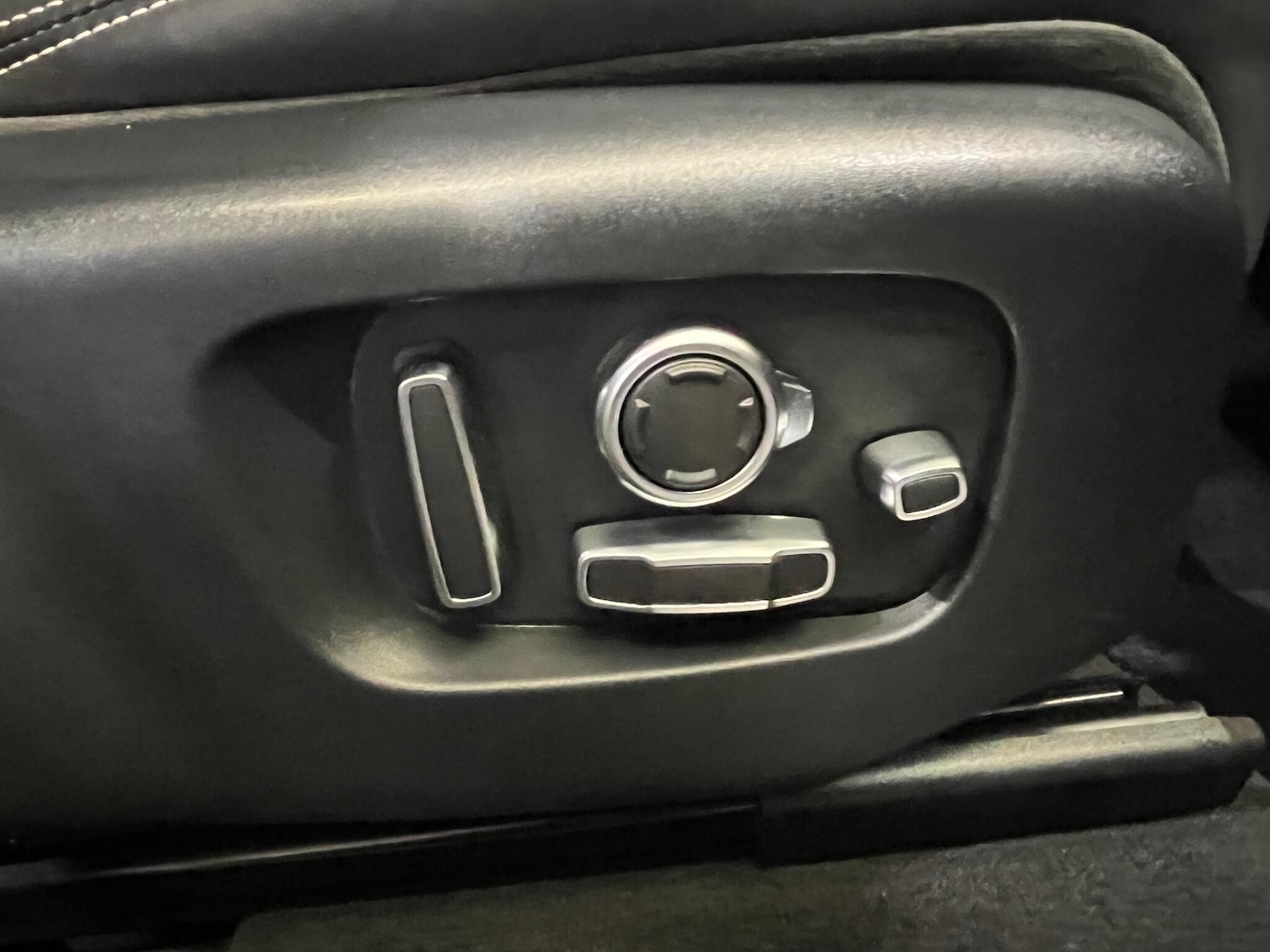 Used Land Rover Range Rover Velar for sale - 76432810: Photo 30