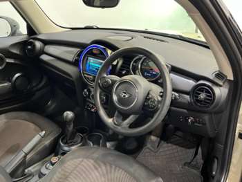 Used MINI Hatch 2018 for sale - 74850144: Photo