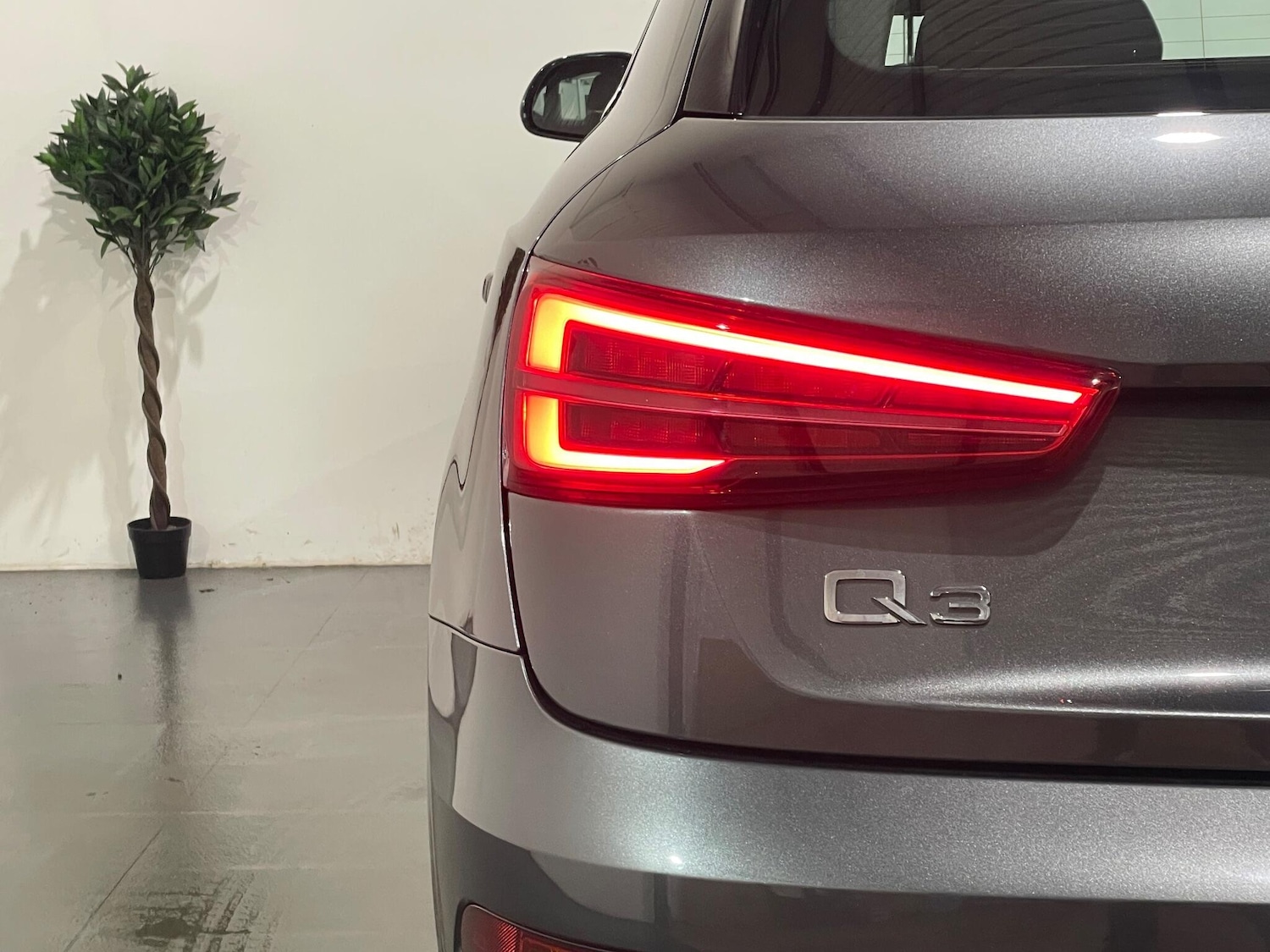 Used Audi Q3 2016 for sale - 77646137: Photo 46