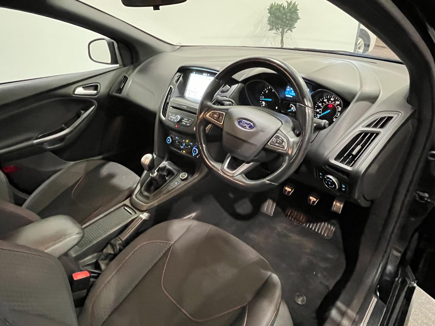 Used Ford Focus 2017 for sale - 76549827: Photo 3