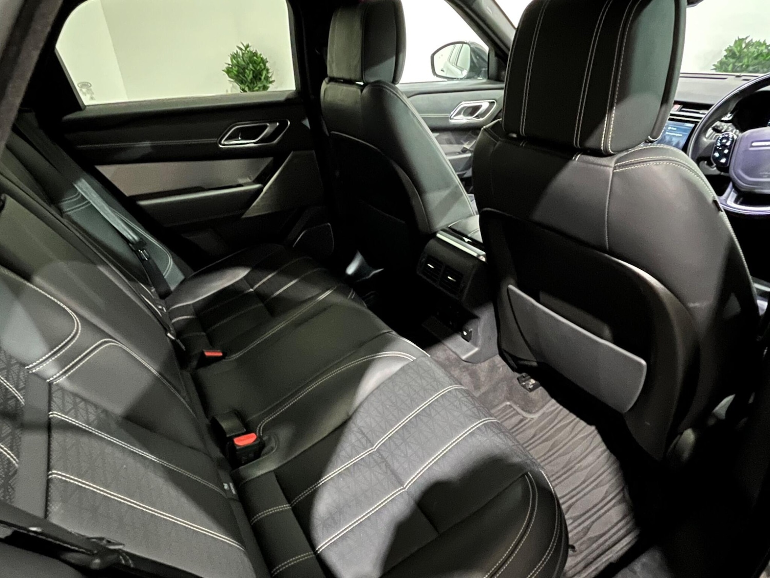 Used Land Rover Range Rover Velar 2019 for sale - 76371389: Photo 16
