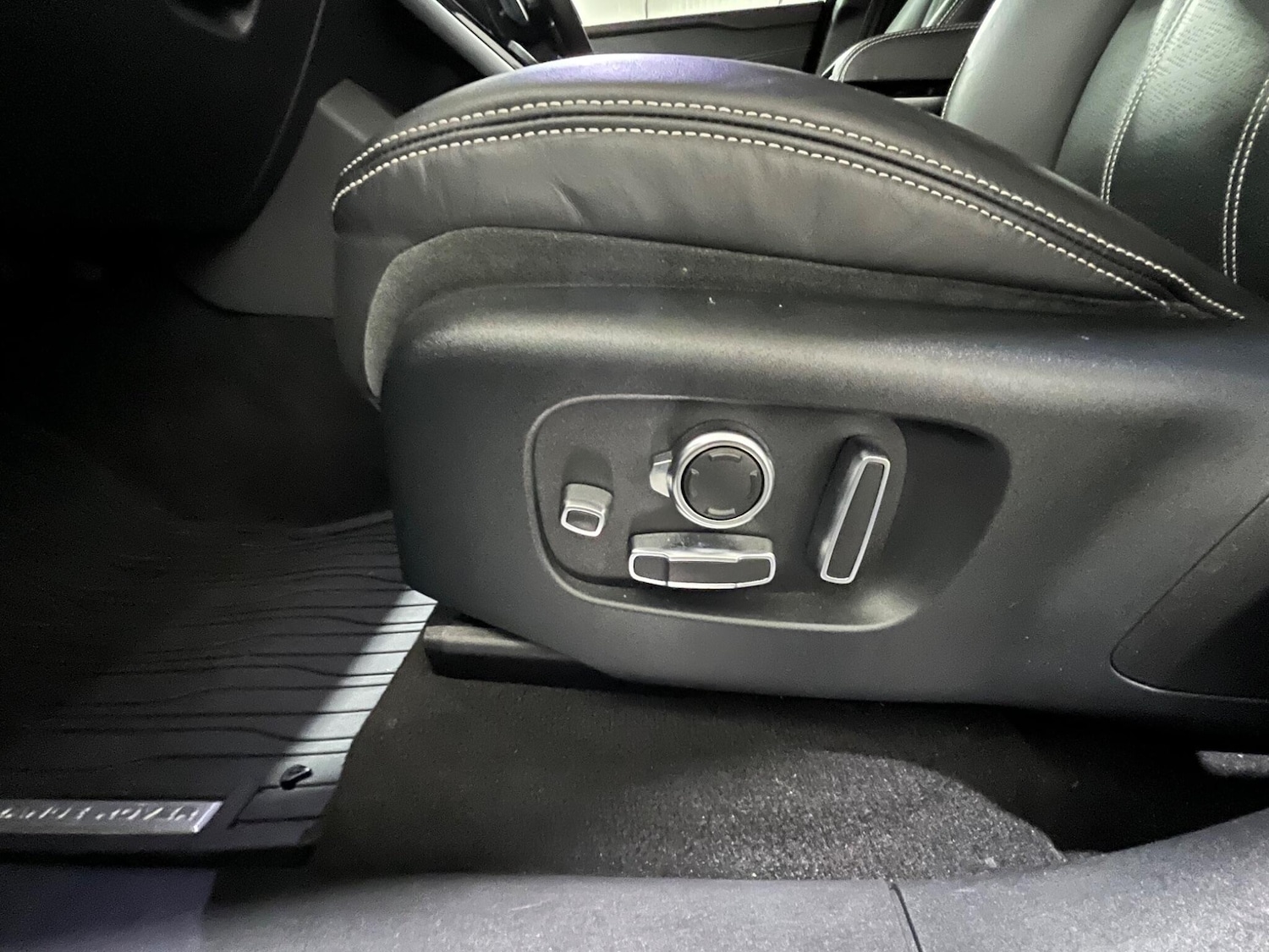 Used Land Rover Range Rover Velar 2019 for sale - 76371389: Photo 26