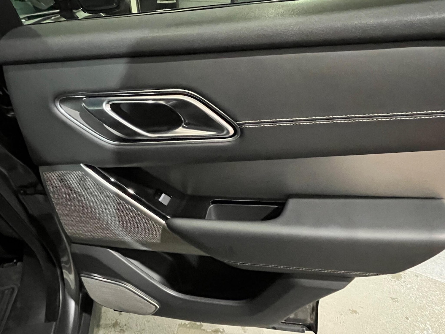 Used Land Rover Range Rover Velar 2019 for sale - 76371389: Photo 28