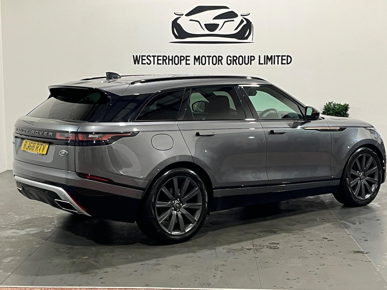 Used Land Rover Range Rover Velar 2019 for sale - 76371389: Photo 4