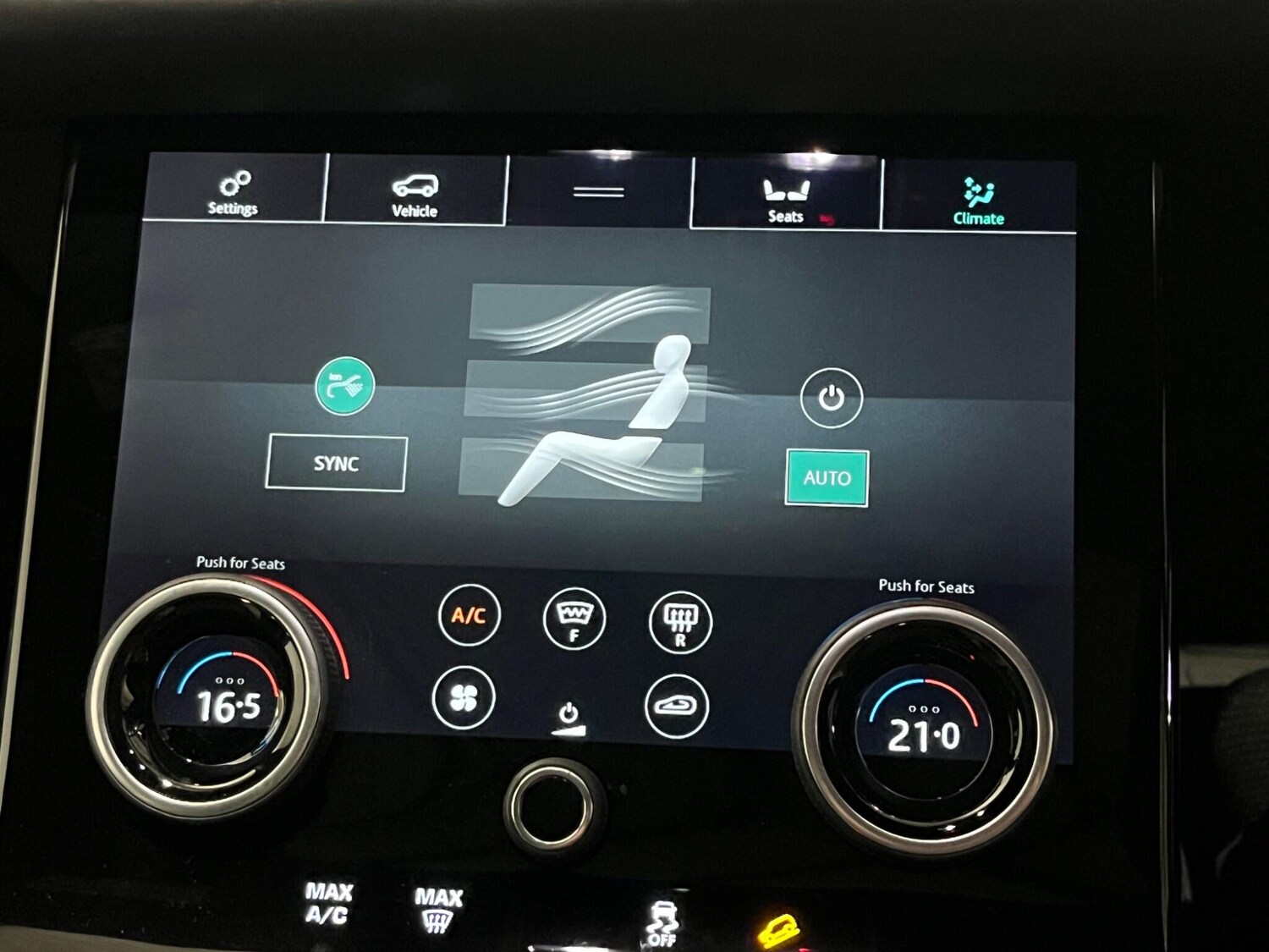 Used Land Rover Range Rover Velar 2019 for sale - 76371389: Photo 40